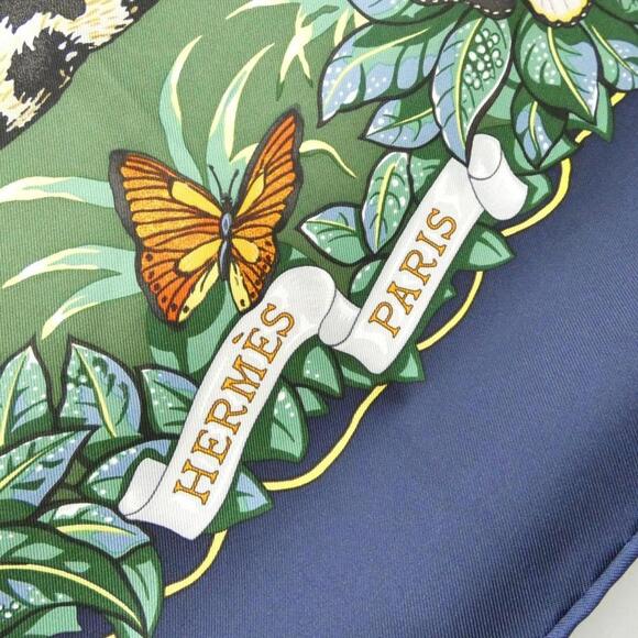 HERMES Authentic Love Scarf - Picture 2 of 5